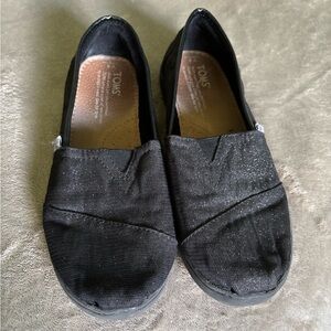 TOMS glimmer black girls 4Y